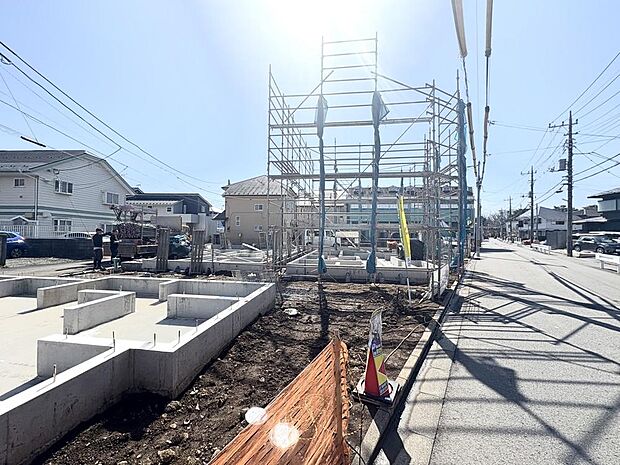 現地だけではなく、周辺の施設・道路など、生活するにあたって重要なポイントも併せてご案内可能です。