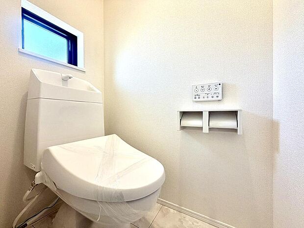 写真と現地では広さや明るさの感じ方が異なります。実際に足をお運びいただき、ご体感ください。