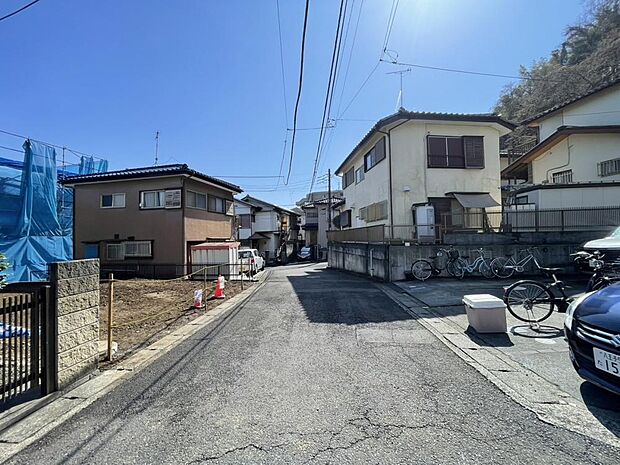 現地だけではなく、周辺の施設や交通量など、生活するにあたって重要なポイントも併せてご案内可能です。