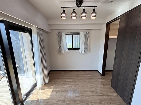 生活スタイルに合わせて、お子様部屋、寝室、テレワーク室など様々な用途で使用できます。