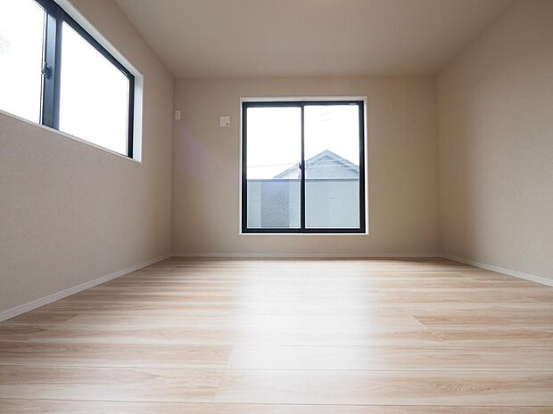 様々なテイストのインテリアと相性の良い、シンプルな内装です。お好みのお部屋作りが楽しめます。