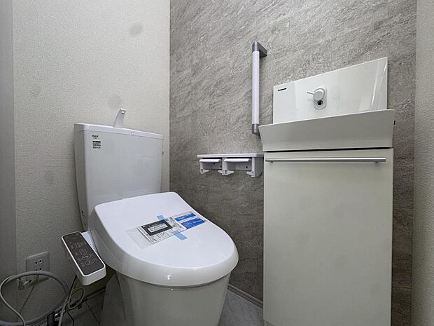 清潔感があるトイレです。仕様の詳細など、気になることはお気軽にお尋ねください。