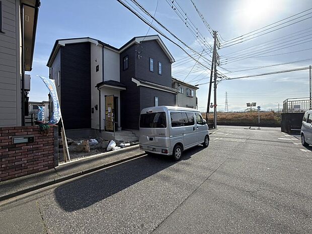 現地だけではなく、周辺の施設・道路など、生活するにあたって重要なポイントも併せてご案内可能です。