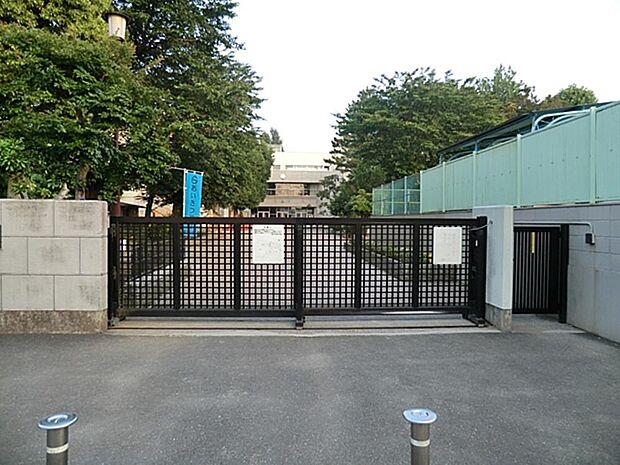 調布市立飛田給小学校まで約323m