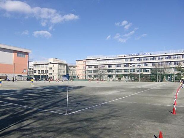 武蔵村山市立小中一貫校村山学園第四小学校まで約795m