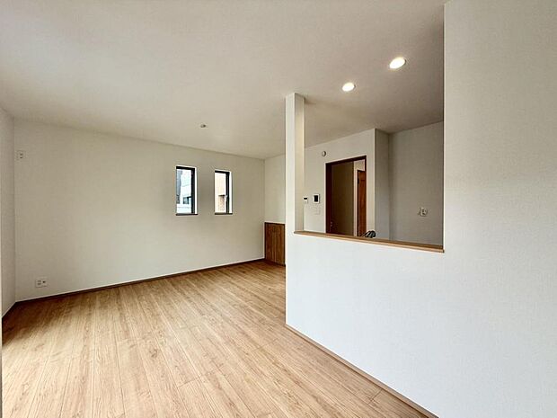 写真と現地では、大きさ・広さの感覚が違います。是非、ご自身の目で確かめてください。