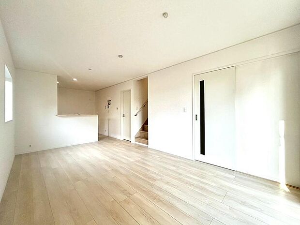 ご家族が毎日集う大切な空間、LDK。ぜひ、皆様の笑顔を想像しながらご見学ください。