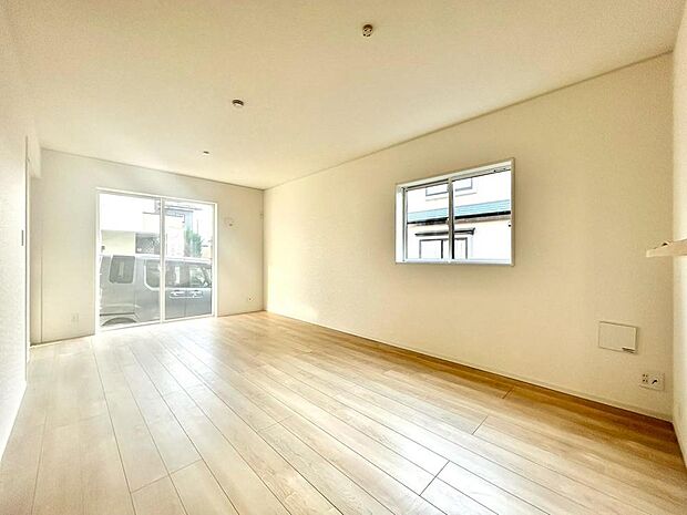 ご家族の写真やお子様の絵を飾り、お気に入りの空間をおつくりください。