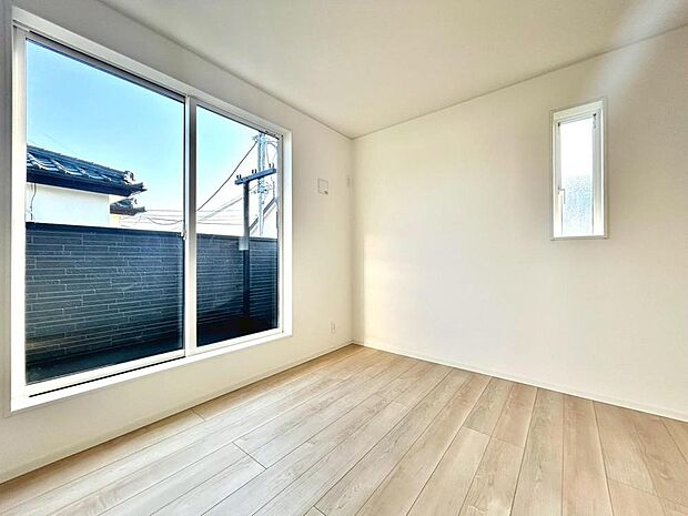 様々なテイストのインテリアと相性の良い、シンプルな内装です。お好みのお部屋作りが楽しめます。