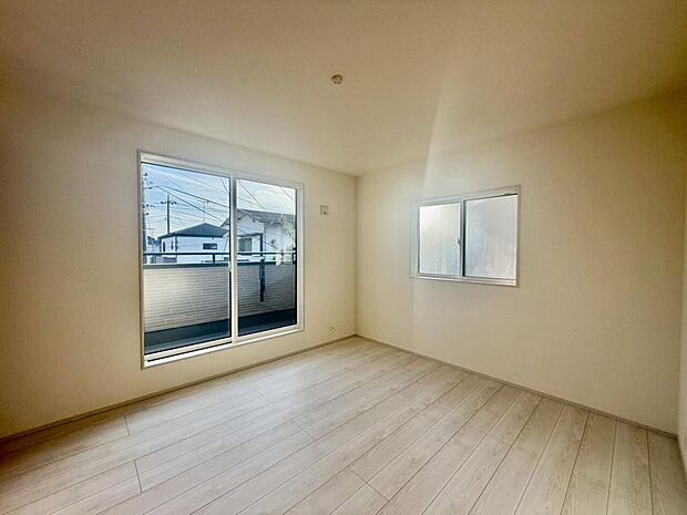 お手入れのしやすい仕様です。普段はフロアモップなどを使って、簡単にお掃除ができそうです。