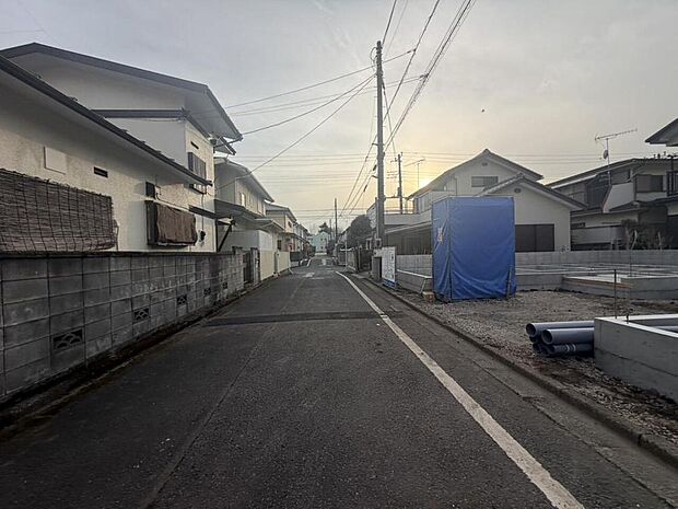 現地だけではなく、周辺の施設・道路など、生活するにあたって重要なポイントも併せてご案内可能です。