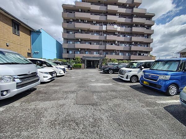 駐車場・駐輪場・バイク置場等の最新の空き状況の詳細は、お気軽にお問い合わせください。