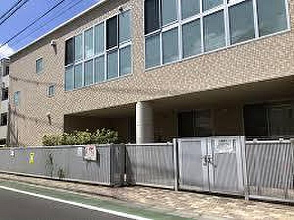 グローバルキッズ三鷹園まで約130m