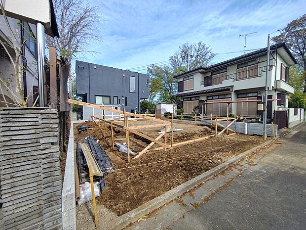 現地にて、住まいの実際の日当たりや、周辺の街並み・交通量などをご体感くださいませ。