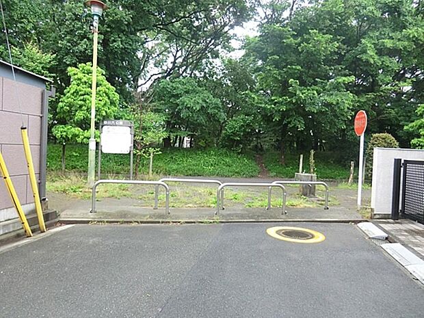 砂川六公園まで約596m