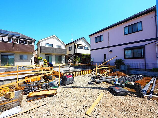現地にて、住まいの実際の日当たりや、周辺の街並み・交通量などをご体感くださいませ。
