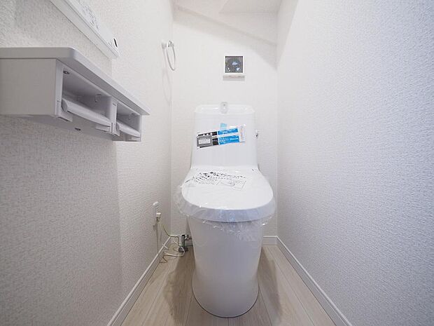トイレは2か所に設置されており、来客時やご家族が揃う時もゆとりをもって利用できます。