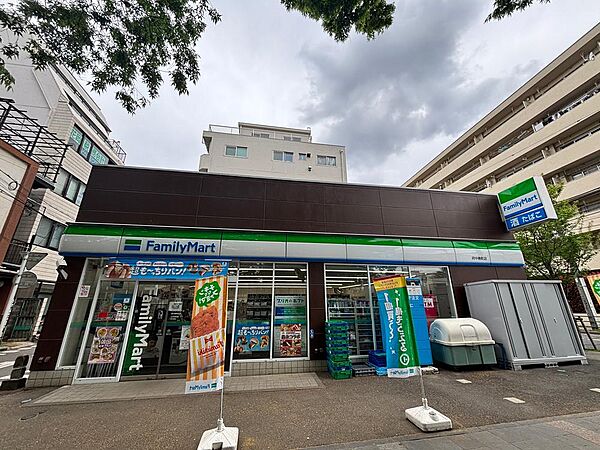 ファミリーマート府中寿町店まで約5m
