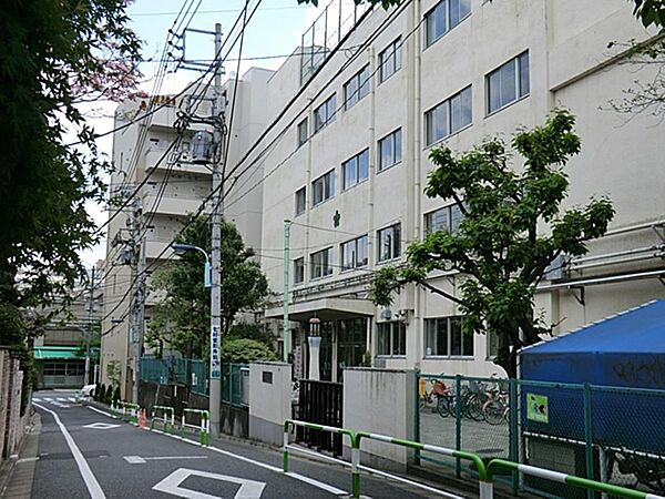 文京区立大塚小学校まで約408m