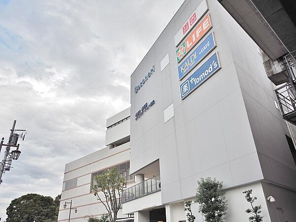ライフココネリ練馬駅前店まで約603m