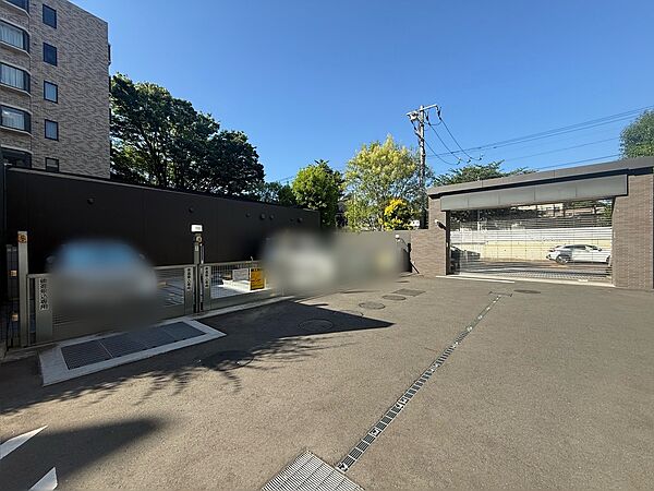 駐車場があるため、お車を保有しているご家庭も安心です。