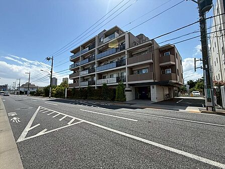 幅広い世代の方が暮らしやすい、豊かな自然とほどよい利便を享受する住環境です。