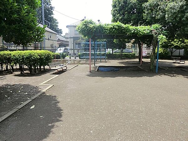 二小北児童公園まで約450m