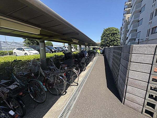 住戸内の設備や、管理形態、駐輪場の空き状況など、詳細はお気軽にお問い合わせください。