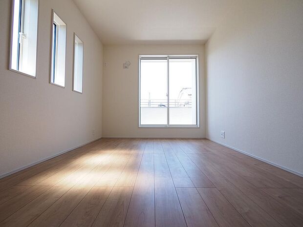 テレワークなどの作業部屋や家事室、子供部屋としても便利なお部屋です。