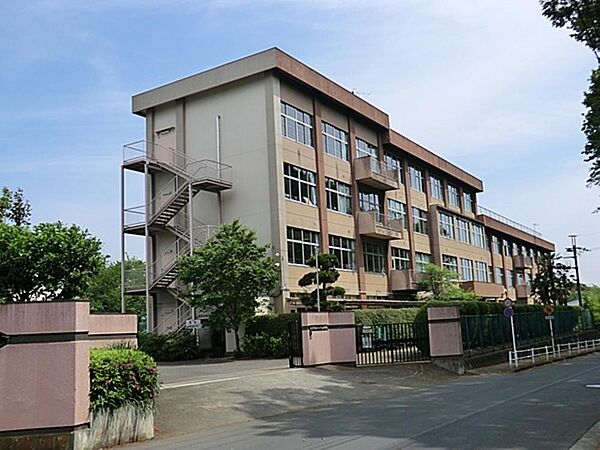 八王子市立ひよどり山中学校まで約992m