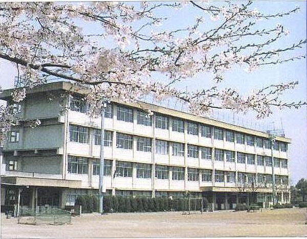 立川市立立川第九中学校まで約1493m