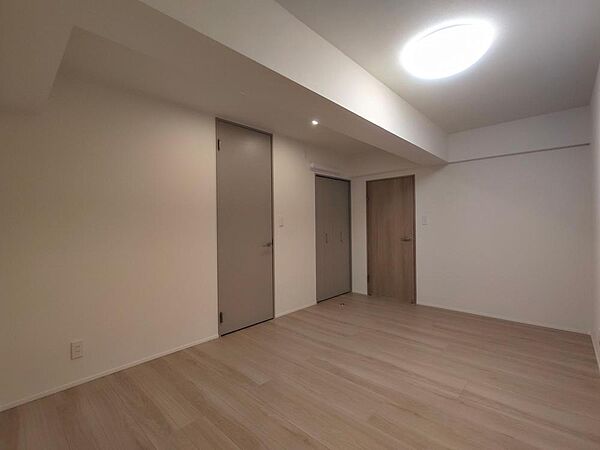 テレワークなどの作業部屋や家事室、子供部屋としても便利なお部屋です。