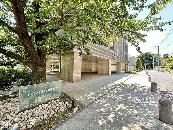 日当たりのよいLDKや収納豊富な住まい等、ご家族のライフスタイルに合った理想の1邸を。
