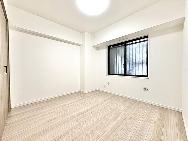 様々なテイストのインテリアと相性の良い、シンプルな内装です。お好みのお部屋作りが楽しめます。