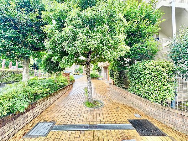 住戸内はもちろん、共用部や周辺の街並みなども併せてご見学いただけます。