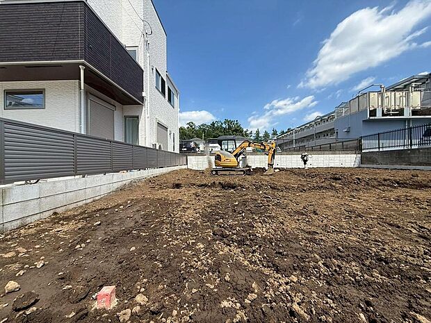 現地だけではなく、周辺の施設・道路など、生活するにあたって重要なポイントも併せてご案内可能です。