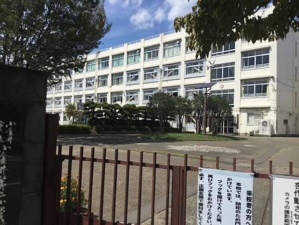 小金井市立小金井第二小学校まで約700m