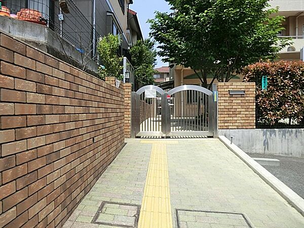 しらとり台保育園さつきが丘まで約911m