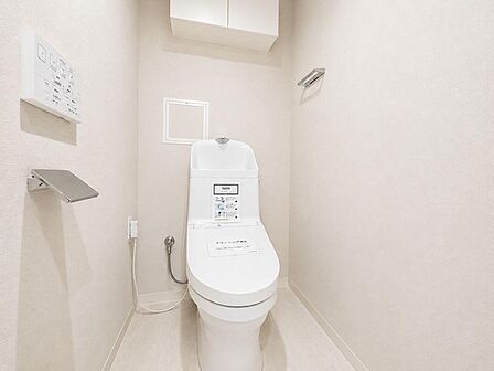 「トイレ」清潔感があるトイレです。仕様の詳細など、気になることはお気軽にお尋ねください。
