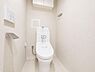 トイレ：「トイレ」清潔感があるトイレです。仕様の詳細など、気になることはお気軽にお尋ねください。
