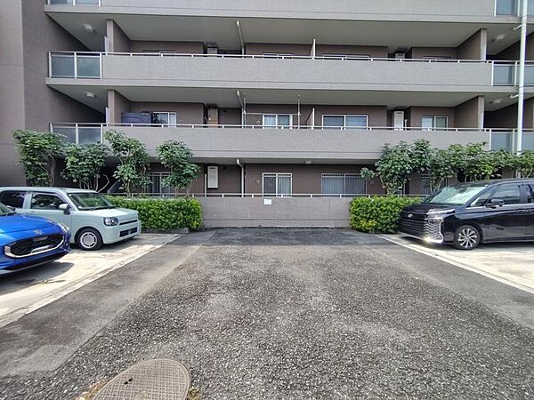 駐車場はマンション敷地内にございます。※最新の空き状況等、詳細につきましてはお問い合わせください。