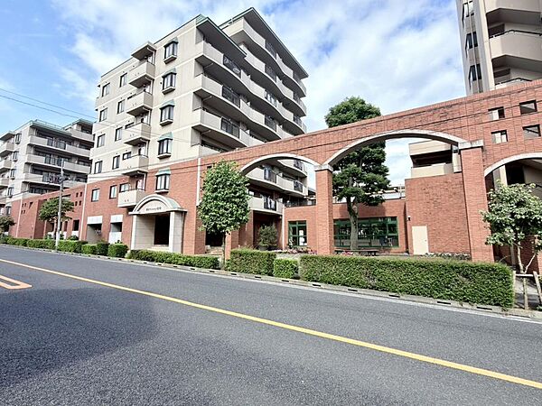 現地だけではなく、周辺の施設・道路など、生活するにあたって重要なポイントも併せてご案内可能です。