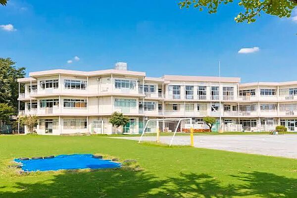 調布市立染地小学校まで約206m
