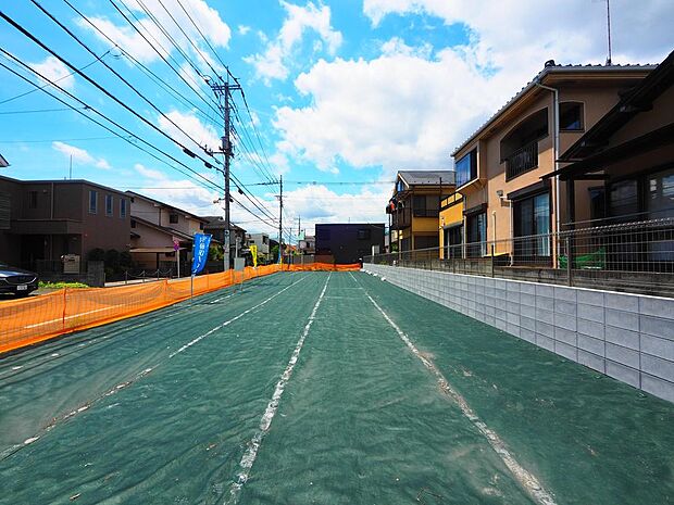 周囲には既に建物が建っているので、実際の採光状況等を考慮した設計が可能です。