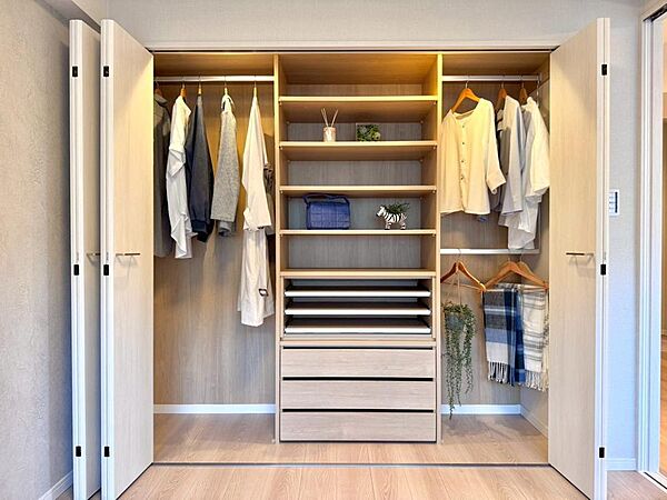 各収納を活用することで、いつでもすっきりとした心地よい住空間を叶えることができます。
