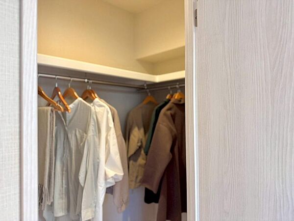 各所に収納が設けられているため、ライフスタイルや、ご家族の生活動線に合わせて活用できます。