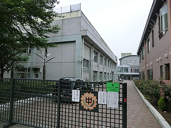 杉並区立高井戸中学校まで約774m