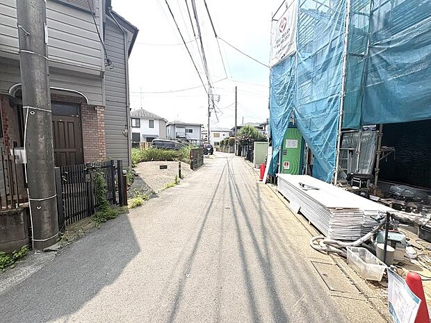 現地にて、実際の日当たりや、周辺の街並み・道路幅、交通量などをご体感くださいませ。