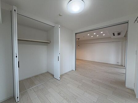 テレワークなどの作業部屋や家事室、子供部屋としても便利なお部屋です。