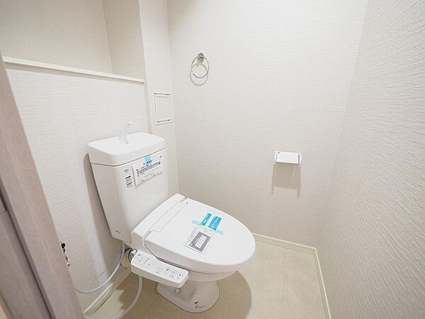 写真と現地では広さや明るさの感じ方が異なります。実際に足をお運びいただき、ご体感ください。